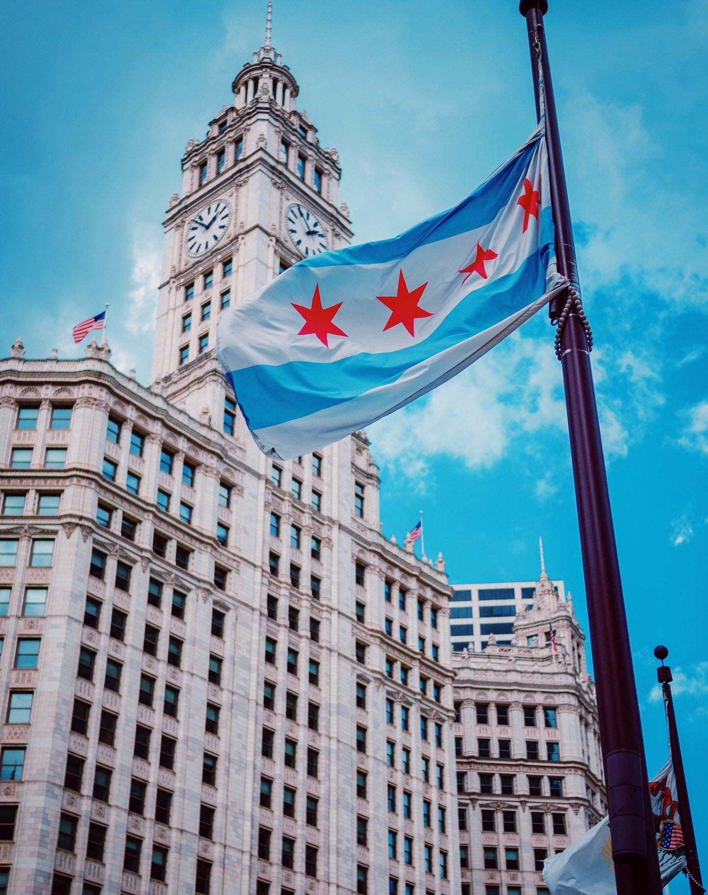 THE WRIGLEY BUILDING CHICAGO ILLINOIS FLAG